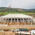 Tabla ondulată pentru garaj, hală sau gard: Cum alegi corect și ce trebuie să știi înainte să comanzi